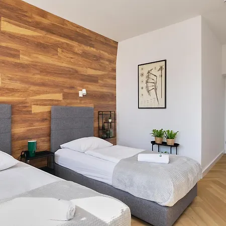 Solny Square 3*