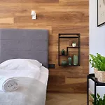 شقة Leoapart Solny Square 3*