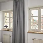Leoapart Solny Square 3*