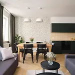 Leoapart Solny Square شقة