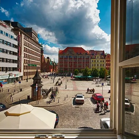 Leoapart Solny Square 3*