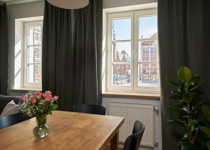 Leoapart Solny Square 3*